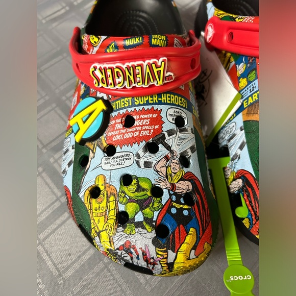THE AVENGERS CLOGS FOR ADULTS BY CROCS - Picture 5 of 7